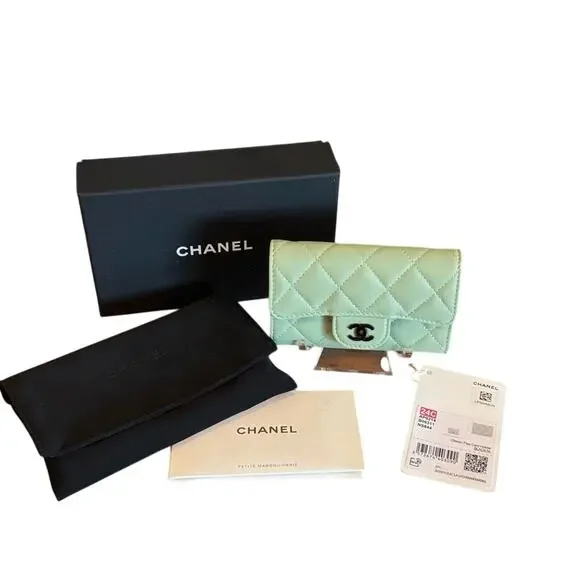 CHANEL Light Green Classic Flap Card Holder Black HW NWT - Picture 2 of 12